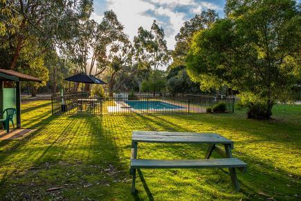 Our Grounds Grampians National Park | Mountain View Motor Inn & Holiday Lodges - Halls Gap Vic