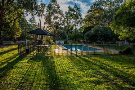 Our Grounds Grampians National Park | Mountain View Motor Inn & Holiday Lodges - Halls Gap Vic